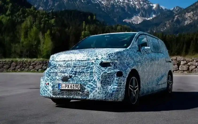 Mercedes-Benz'in Elektrikli VLE Modeli Üretimde Yeni Adım: Vitoria Fabrikası Ön Seri Aşamasını Başlattı